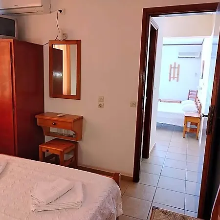 Poseidon Hotel 2*